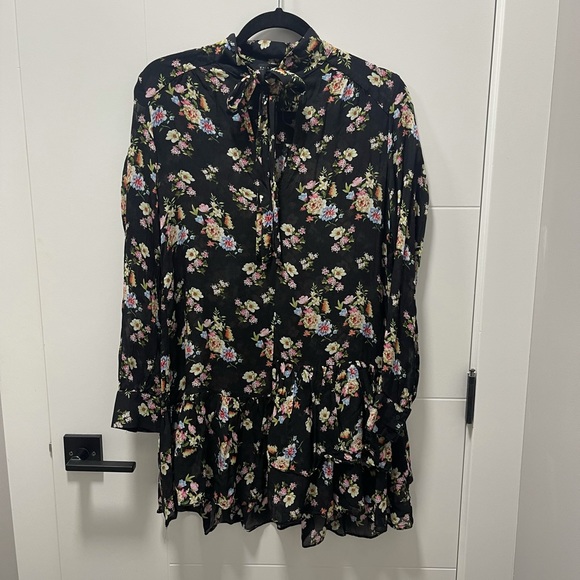 Zara women’s floral dress. - Picture 2 of 3